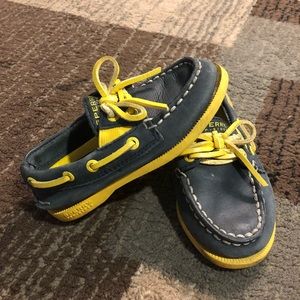 Boys Sperry boat shoes size 4